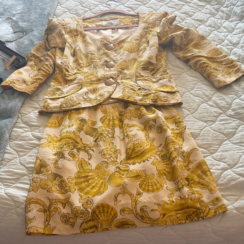 Chic Yellow Patterned Mini Skirt